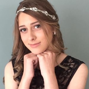 Meet your Posher, Crystal